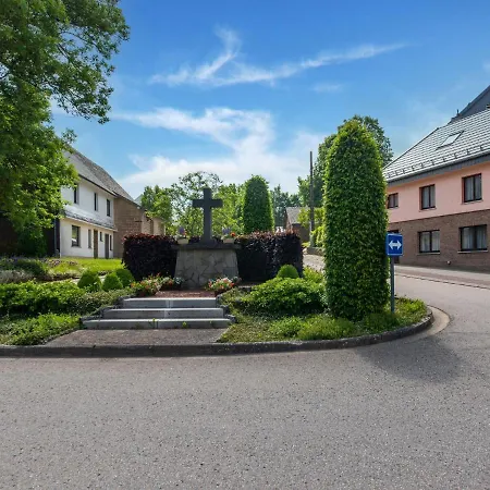 Charming Country House With Panoramic Views 比林根