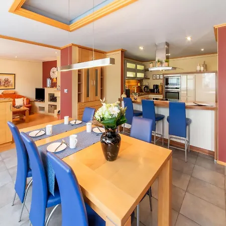 Charming Country House With Panoramic Views * 比林根